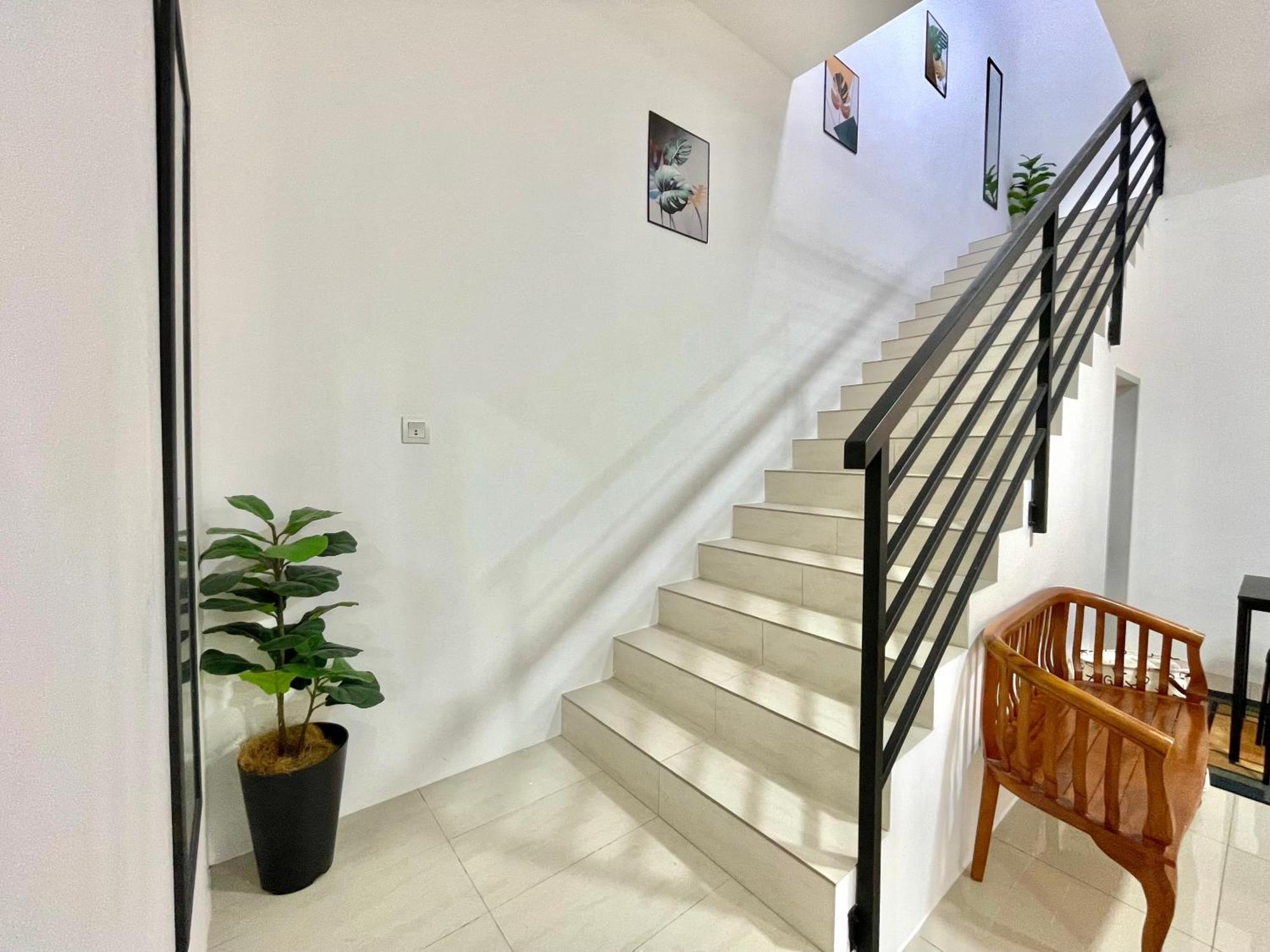 Hanan Homestay Klebang Ipoh With A View Of Mount Korbu, For Musl!M Only!! 외부 사진